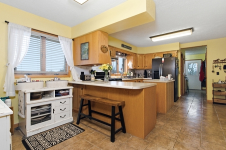 Horse Farm or Cattle Ranch on 50 Acres with all Brick Home - image 9