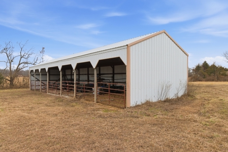 Horse Farm or Cattle Ranch on 50 Acres with all Brick Home - image 41