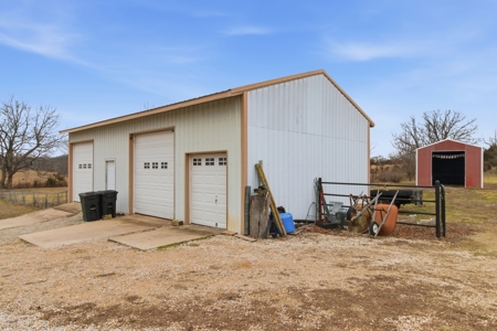 Horse Farm or Cattle Ranch on 50 Acres with all Brick Home - image 35