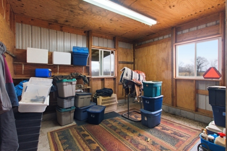 Horse Farm or Cattle Ranch on 50 Acres with all Brick Home - image 38