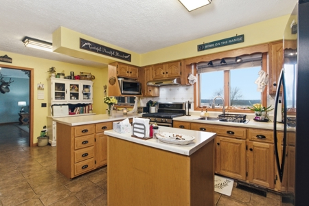 Horse Farm or Cattle Ranch on 50 Acres with all Brick Home - image 11