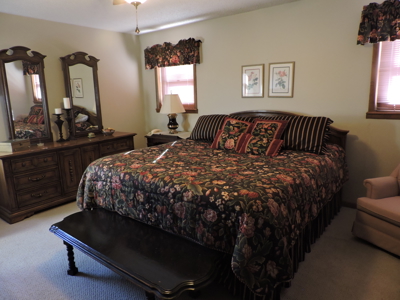 Stunning Hilltop Retreat 66 Acres Breathtaking Mountain VIEWS - image 29