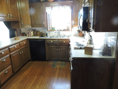 Stunning Hilltop Retreat 66 Acres Breathtaking Mountain VIEWS - image 18