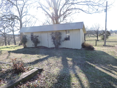 Stunning Hilltop Retreat 66 Acres Breathtaking Mountain VIEWS - image 4