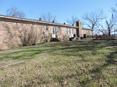 Stunning Hilltop Retreat 66 Acres Breathtaking Mountain VIEWS - image 3