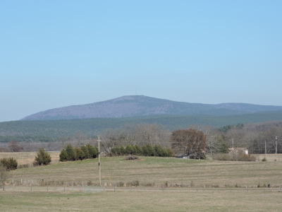 Stunning Hilltop Retreat 66 Acres Breathtaking Mountain VIEWS - image 8