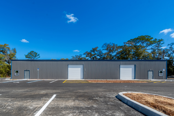 High-Visibility Commercial Warehouse on 1.5 Acres – Levy County