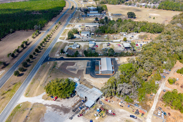 High-Visibility Commercial Warehouse on 1.5 Acres – Levy County