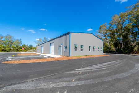 High-Visibility Commercial Warehouse on 1.5 Acres – Levy County - image 7