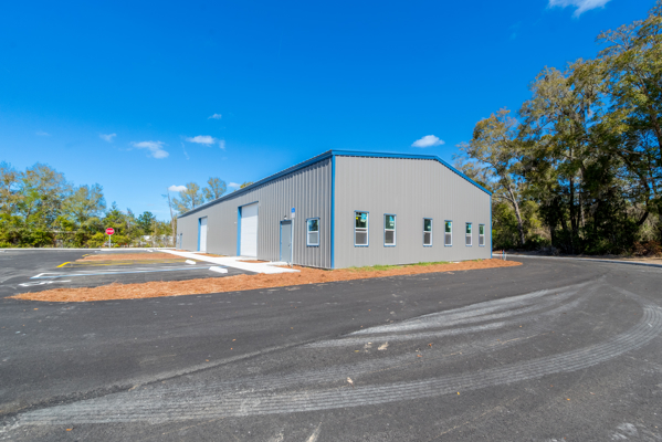 High-Visibility Commercial Warehouse on 1.5 Acres – Levy County