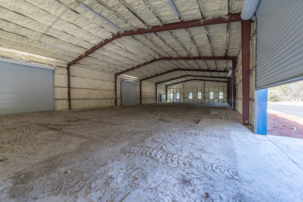 High-Visibility Commercial Warehouse on 1.5 Acres – Levy County