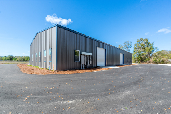 High-Visibility Commercial Warehouse on 1.5 Acres – Levy County