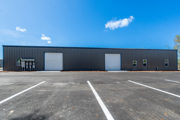 High-Visibility Commercial Warehouse on 1.5 Acres – Levy County