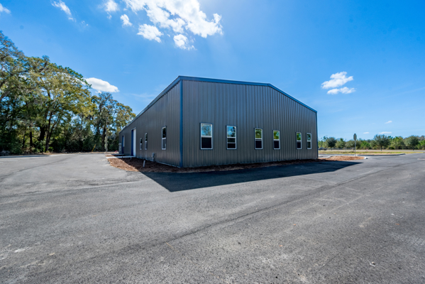 High-Visibility Commercial Warehouse on 1.5 Acres – Levy County