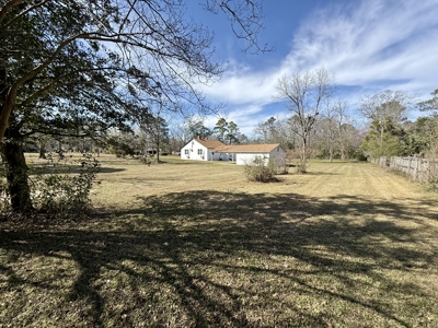 Renovated 4BR Home on 0.9 Acres in Dothan, AL - image 30