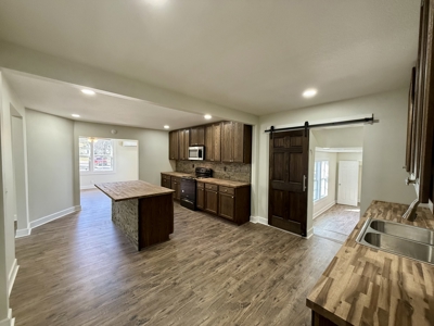 Renovated 4BR Home on 0.9 Acres in Dothan, AL - image 11