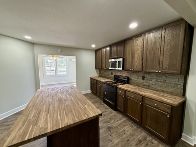 Renovated 4BR Home on 0.9 Acres in Dothan, AL - image 10