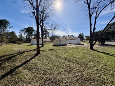 Renovated 4BR Home on 0.9 Acres in Dothan, AL - image 29