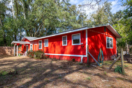 Suwannee River Retreat | 3 Acres with Scenic Water Views - image 15