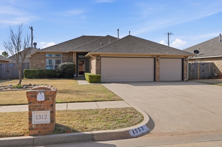 Move-In Ready 3-Bed, 2-Bath Home for Sale in Yukon, OK! - image 2