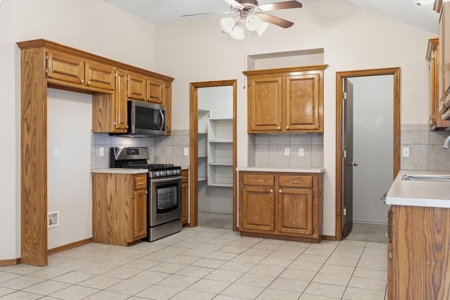 Move-In Ready 3-Bed, 2-Bath Home for Sale in Yukon, OK! - image 7
