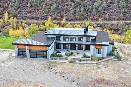 Luxury Home with Creek and Irrigation Near Powderhorn Ski Resort - image 5