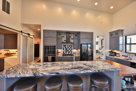 Luxury Home with Creek and Irrigation Near Powderhorn Ski Resort - image 15