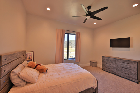 Luxury Home with Creek and Irrigation Near Powderhorn Ski Resort - image 24