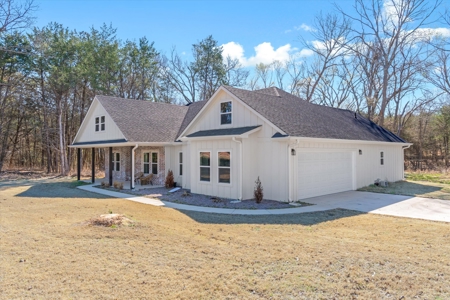 Country Home for Sale in Emory, TX - image 2