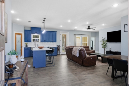 Country Home for Sale in Emory, TX - image 5