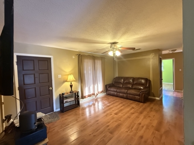 Lakefront Living in the Heart of Little Rock - image 5