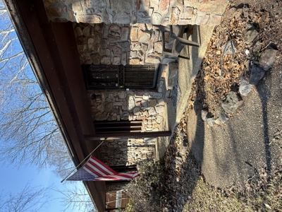 Lakefront Living in the Heart of Little Rock - image 4