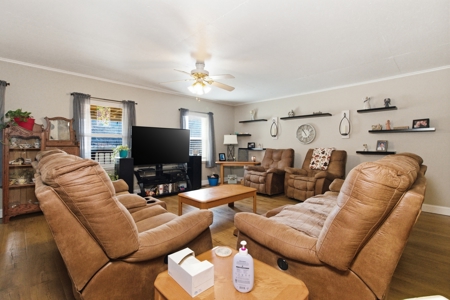 Investment Opportunity in Gainesville MO Ozarks 4 Bed 4 Bath - image 4