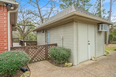 Golf Course Home in Holly Lake Ranch, Texas For Sale - image 35