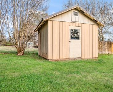 Lamar County Home on .51 Acre | Fenced w/ Well & Storage - image 4