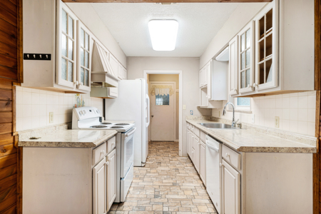 Lamar County Home on .51 Acre | Fenced w/ Well & Storage - image 11