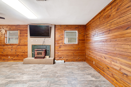 Lamar County Home on .51 Acre | Fenced w/ Well & Storage - image 8