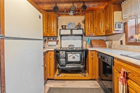 Log Home Cabin with Acreage/Barn/Shop/Pond For Sale Boone Co - image 11