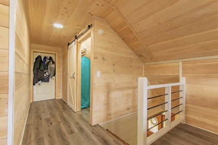 Country Home with acreage, no restrictions, close to town - image 48