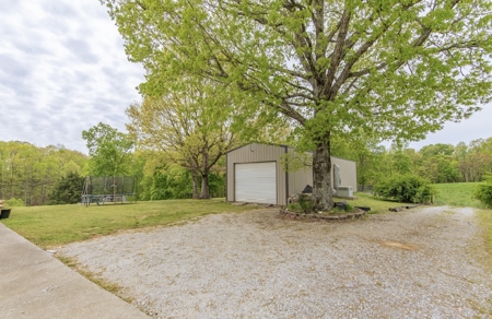 Country Home with acreage, no restrictions, close to town - image 50