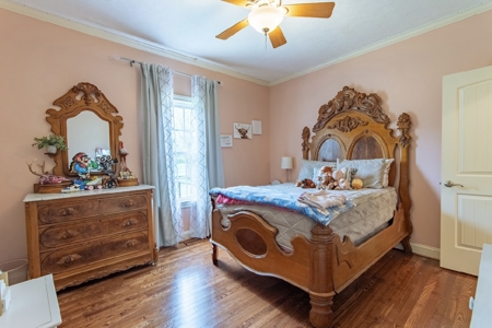 Country Home with acreage, no restrictions, close to town - image 41