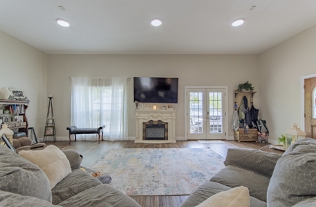 Country Home with acreage, no restrictions, close to town - image 22