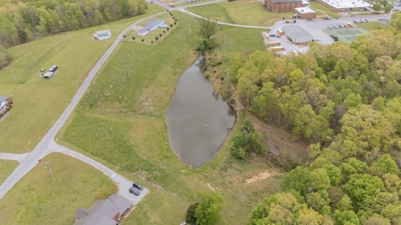 Country Home with acreage, no restrictions, close to town - image 5