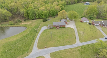 Country Home with acreage, no restrictions, close to town - image 4
