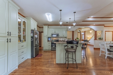 Country Home with acreage, no restrictions, close to town - image 25