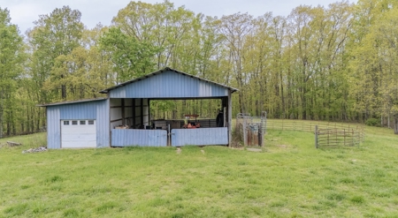 Country Home with acreage, no restrictions, close to town - image 9