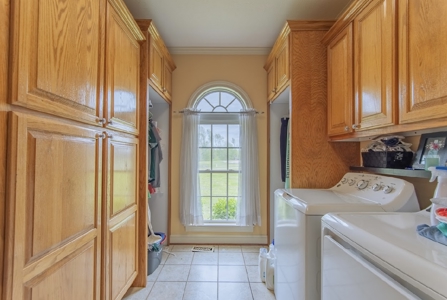 Country Home with acreage, no restrictions, close to town - image 39