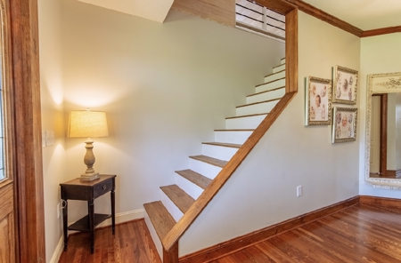 Country Home with acreage, no restrictions, close to town - image 40