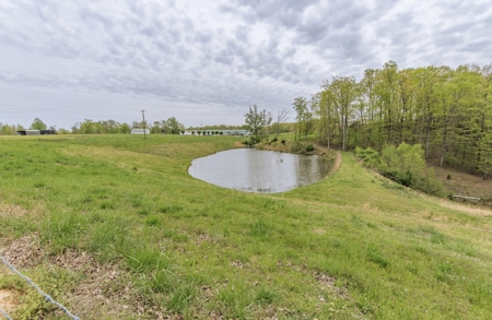 Country Home with acreage, no restrictions, close to town - image 14