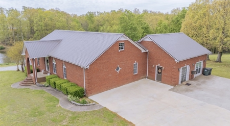 Country Home with acreage, no restrictions, close to town - image 7